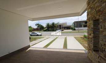 Imagem: Casa com 4 suítes rica em armários no