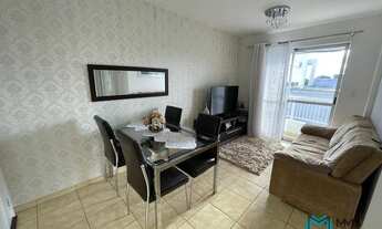 Imagem 2: Apartamento semi mobiliado, com dois quartos, com ótima localização, no Centro, há uma qua