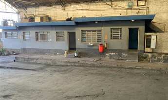 Imagem 2: Galpão com 613 m²