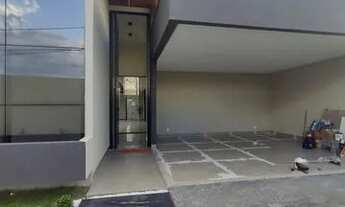 Imagem 3: Belíssima Casa de Alto Padrão com 4 Quartos, Porcelanato Completo e Varanda