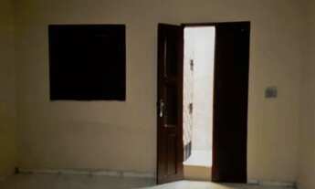 Imagem 2: Quitinete com 20 m² , com quarto, banheiro e cozinha. Água e luz individualizada, em uma e