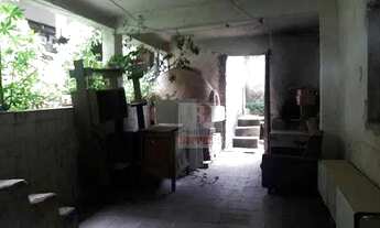 Imagem 2: Casa a venda no Barreiro (Bairro Petropolis), com 5 barracões e uma loja, ideal para morad