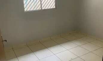 Imagem 2: Casa sozinha no lote com garagem