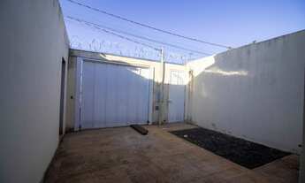 Imagem 4: Casa para venda possui 55 metros quadrados com 2 quartos em São Jorge - Uberlândia - MG