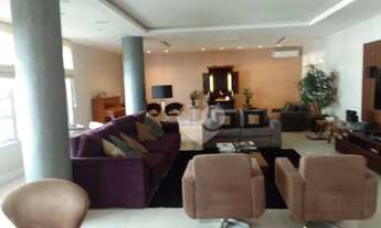 Imagem: Mansão suspensa de 300 m² na quadra da