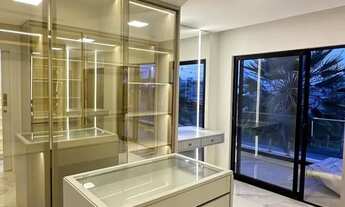 Imagem 2: Residência de Luxo com Piscina, Jacuzzi e Espaço Gourmet Completa e Mobiliada