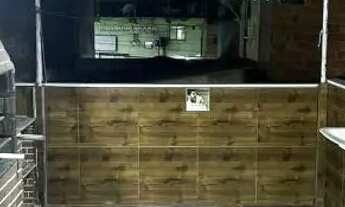 Imagem 2: Alugo ou vendo casa no segundo andar é independente porém com a entrada compartilhada