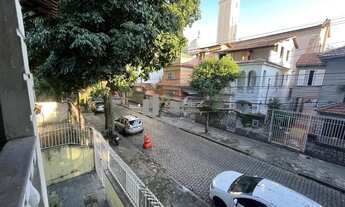 Imagem 6: Vendo casa duplex com terraço na Alberto de Sequeira com 6 quartos