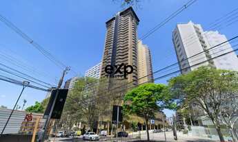 Imagem 2: Oportunidade Exclusiva no Champagnat Tower: Raridade, Vista Panorâmica e Localização Imbat