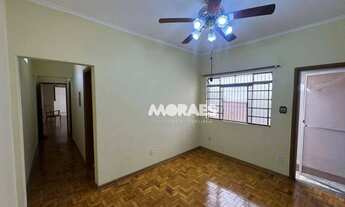 Imagem: Casa com 4 quartos, 1 suíte para alugar