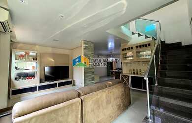 Imagem 2: Casa Duplex Conj. Nova Republica com 4 suítes e piscina Japiim