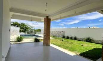 Imagem 3: Casa de Alto Padrão com 5 Suítes, Área de Lazer Completa e Vista para as Montanhas