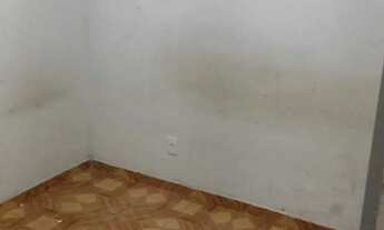 Imagem 4: Alugo Casa com 2 Quartos, Sala, Cozinha e Área de Serviço