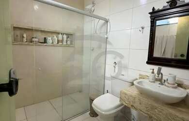 Imagem 7: Imóvel para venda possui 200 metros quadrados com 4 quartos em Jabotiana - Aracaju - SE