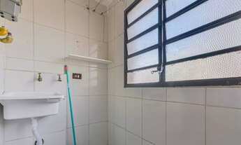 Imagem 7: Apartamento repleto de móveis planejados, com sacada, 2 dormitórios e 1 vaga disponível pa