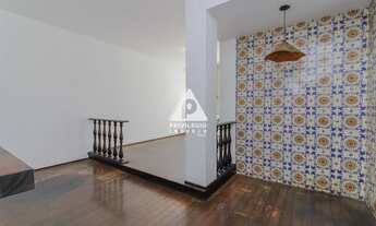 Imagem 2: Amplo apartamento, arejado com vista indevassável, 3 quartos e dependência!