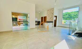 Imagem 7: Belíssima casa muito clara e ensolarada à venda!