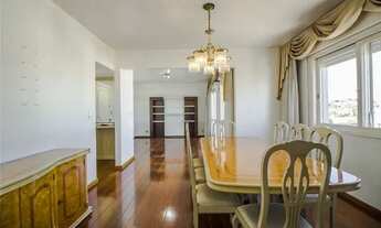 Imagem 3: Apartamento grande, 3 dormitórios, sendo 2 Suítes, todo ele muito bem distribuído, 2 vagas