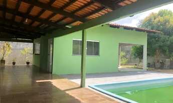 Imagem: Casa grande com piscina