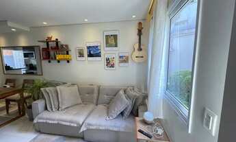 Imagem 2: Casa de condomínio em rua particular com quintal, pronta para você morar!