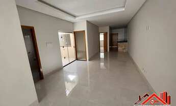 Imagem 2: Casa com Ótimo Acabamento Interno, 3 Quartos e Área Gramada Ampla