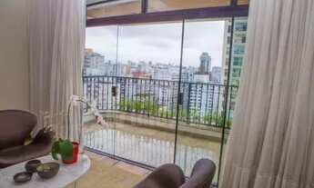 Imagem 6: Cobertura duplex em rua arborizada