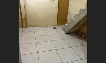 Imagem 4: Casa de fundo com corredor