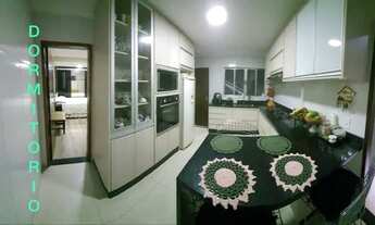 Imagem 2: Belo Sobrado com 3 dormitórios à venda, 240 m² por R$ 1.100.000 - Interlagos - São Paulo/S