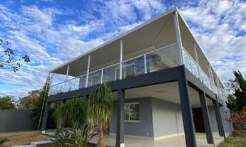 Imagem 2: Casa para aluguel e venda possui 459 metros quadrados com 4 quartos