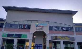 Imagem 3: Loja em shopping movimentado, com mezanino