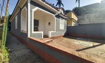 Imagem: No centro de Nilópolis! Amplo terreno