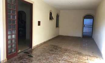 Imagem 7: Sobrado para venda possui 240 metros quadrados com 4 quartos escriturado na QS 10 do Are