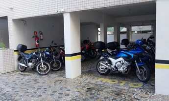 Imagem 5: Kit Net na praia do José Menino em Santos SP (mosca branca