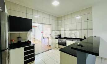 Imagem 5: Casa residencial disponível para venda no bairro Jardim Inconfidência em Uberlândia-MG