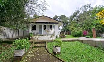 Imagem 5: Casa ampla com piscina, possuindo 4 dormitórios, localizada em Itaara