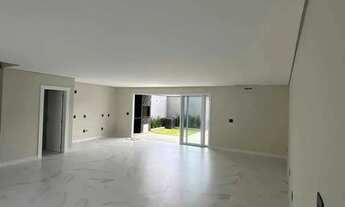 Imagem 4: Sobrado com 3 dormitórios sendo 2 suítes e 1 master e 2 vagas de garagem, Camboriú/SC