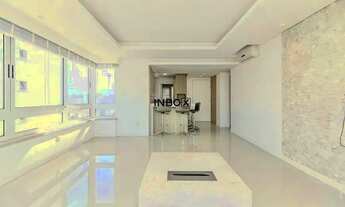 Imagem 3: Apartamento semi-mobiliado, 2 quartos, sendo 1 suíte, torre única, lareira, churrasqueira