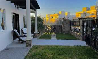 Imagem 4: Casa mobiliada à venda com 3 dormitórios sendo 1 suíte, no bairro Campeche em Florianópoli