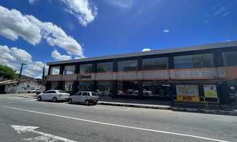 Imagem 5: Imóvel Comercial de Alto Padrão no Umarizal, Belém-PA: 800m², 2 Banheiros e 6 Vagas de Gar