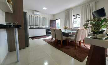 Imagem 5: Casa com Edícula tendo 3 dormitórios sendo 1 suíte e 3 vagas no bairro São Marcos em Joinv