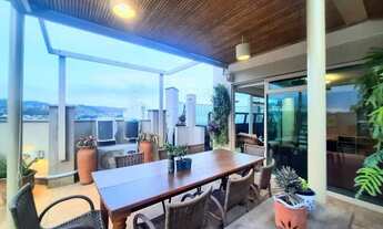 Imagem 6: Cobertura à venda na Rua Pasteur, Bairro Santa Helena, com três suítes, uma com closet, e