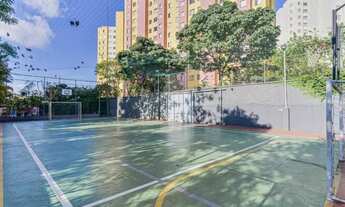 Imagem 4: Apartamento repleto de móveis planejados, com sacada, 2 dormitórios e 1 vaga disponível pa