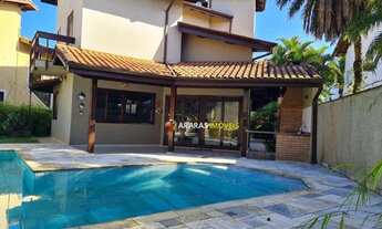 Imagem: Sobrado em condomínio de alto padrão