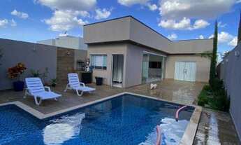 Imagem 2: Excelente Casa Nova e Moderna de 400m2 e Piscina Aquecida!