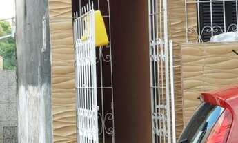 Imagem 2: VENDO UMA CASA Casa com 2 dormitórios