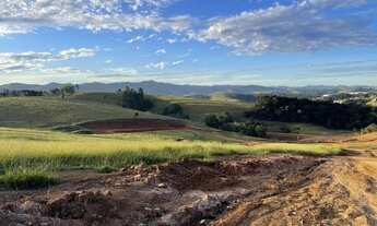 Imagem: Terreno 10x25 à 7 minutos do centro de