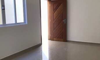 Imagem 4: Maravilhosa casa sobreposta baixa, 3 dormitórios, 1 suíte com closet, 2 banheiros, 1 sala