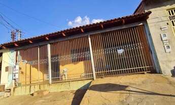 Imagem: Vende-se casa 3 quartos e barracão no fundo