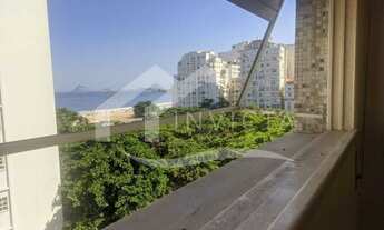 Imagem 2: Apartamento para venda possui 180 metros quadrados com 4 quartos em Copacabana - Rio de Ja