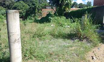 Imagem 2: Vendo terreno em enseada dos corais